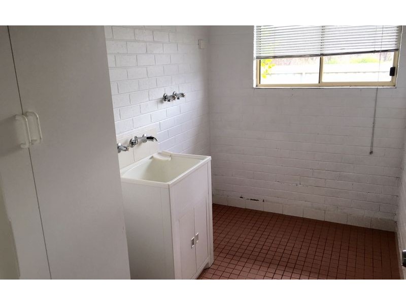 2/465 Urana Rd, Lavington NSW 2641