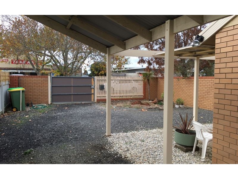 2/465 Urana Rd, Lavington NSW 2641