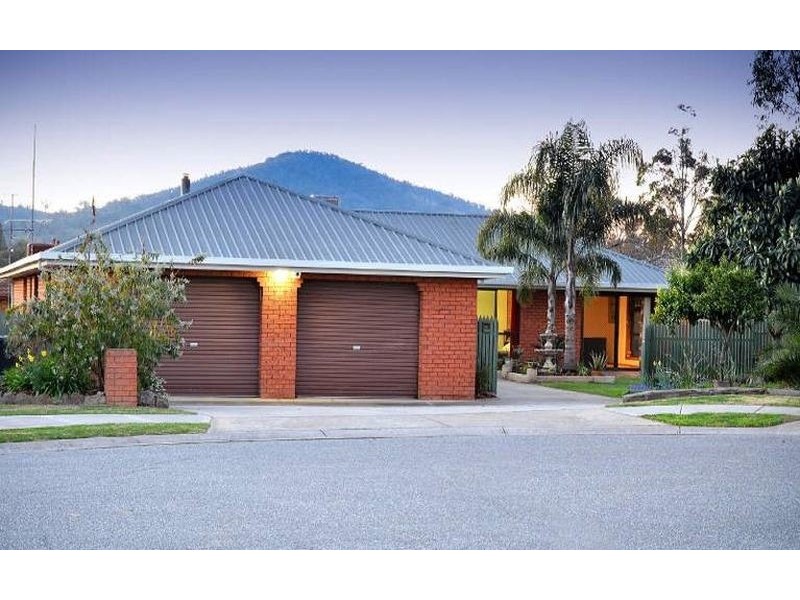 11 Valverde Court, Thurgoona NSW 2640