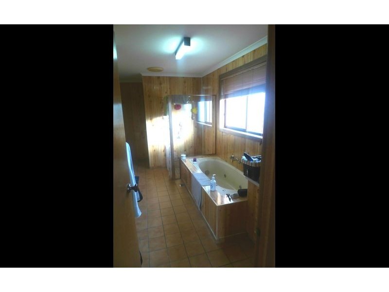 11 Valverde Court, Thurgoona NSW 2640