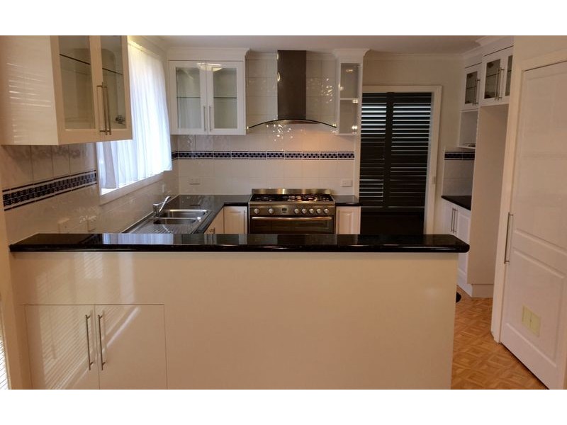 546 Regina Avenue, Lavington NSW 2641