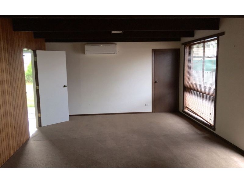 546 Regina Avenue, Lavington NSW 2641