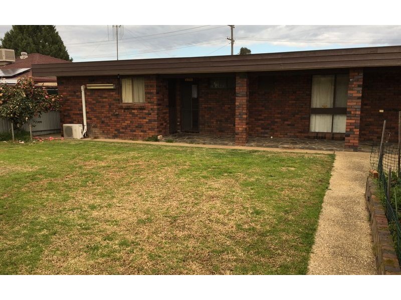 546 Regina Avenue, Lavington NSW 2641