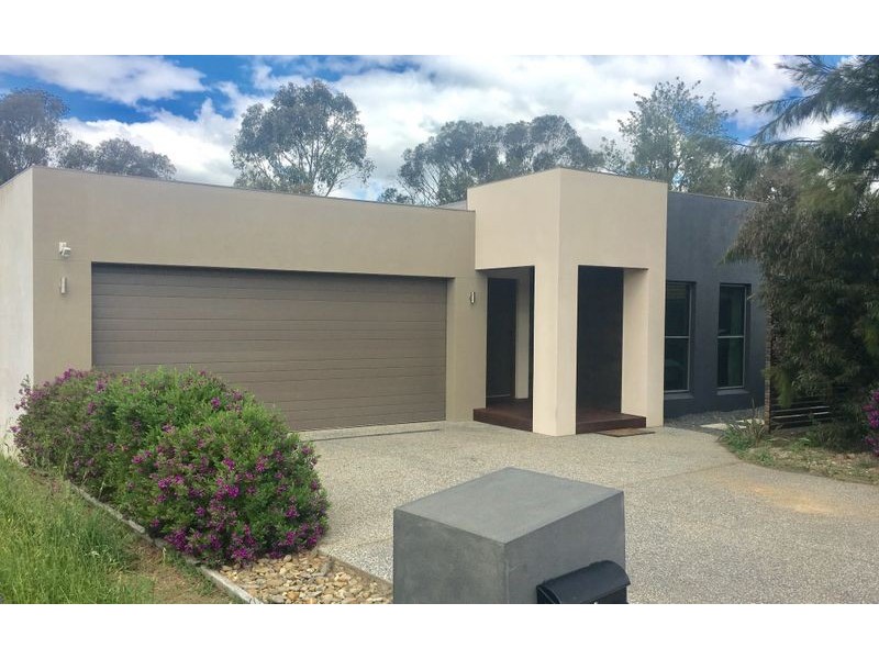 10 Birdie Place, Thurgoona NSW 2640