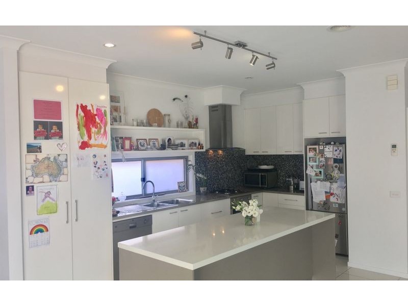 10 Birdie Place, Thurgoona NSW 2640