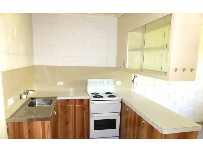 2/401 Griffith Road, Lavington NSW 2641