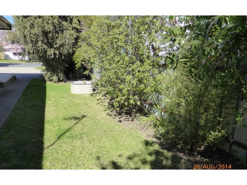 2/401 Griffith Road, Lavington NSW 2641