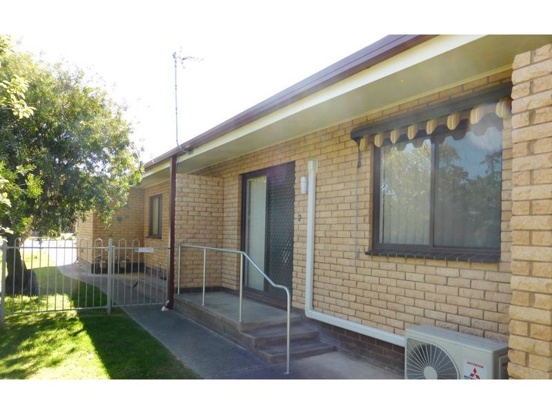 2/401 Griffith Road, Lavington NSW 2641