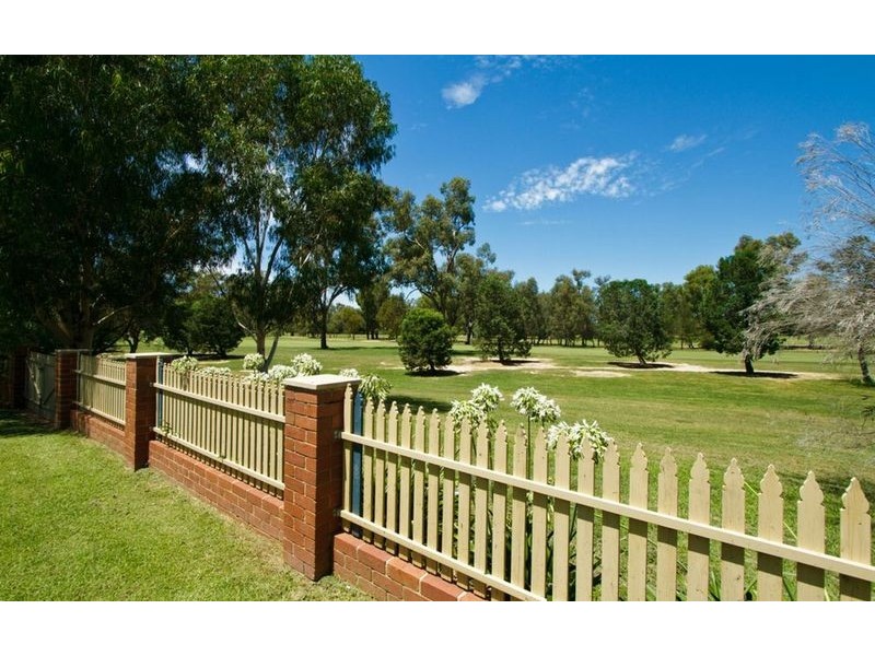 21 The Grove, Thurgoona NSW 2640