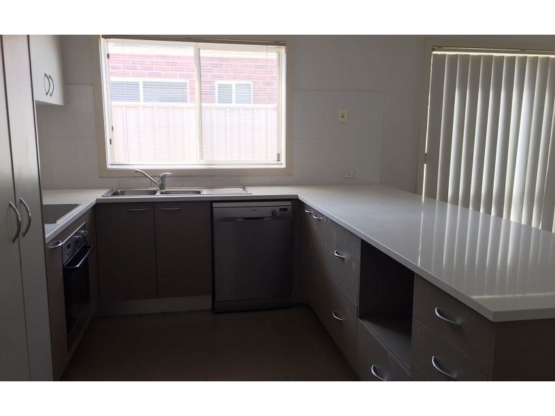 817 Centaur Road, Lavington NSW 2641