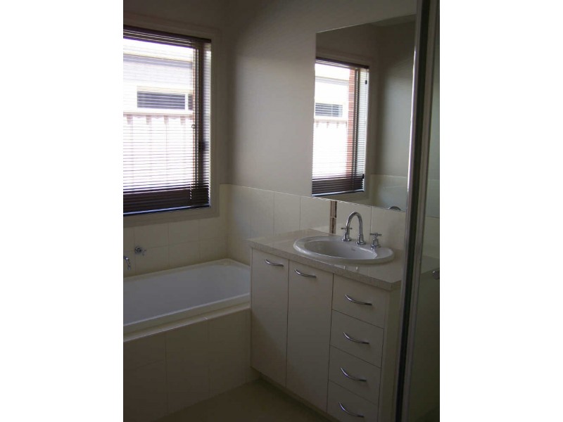 811 Centaur Road, Lavington NSW 2641