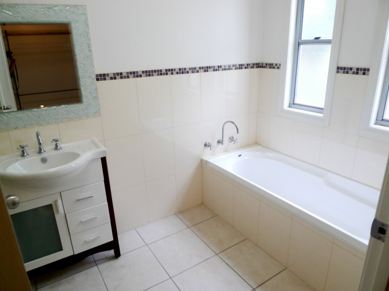 679 Pearsall Street, Albury NSW 2640