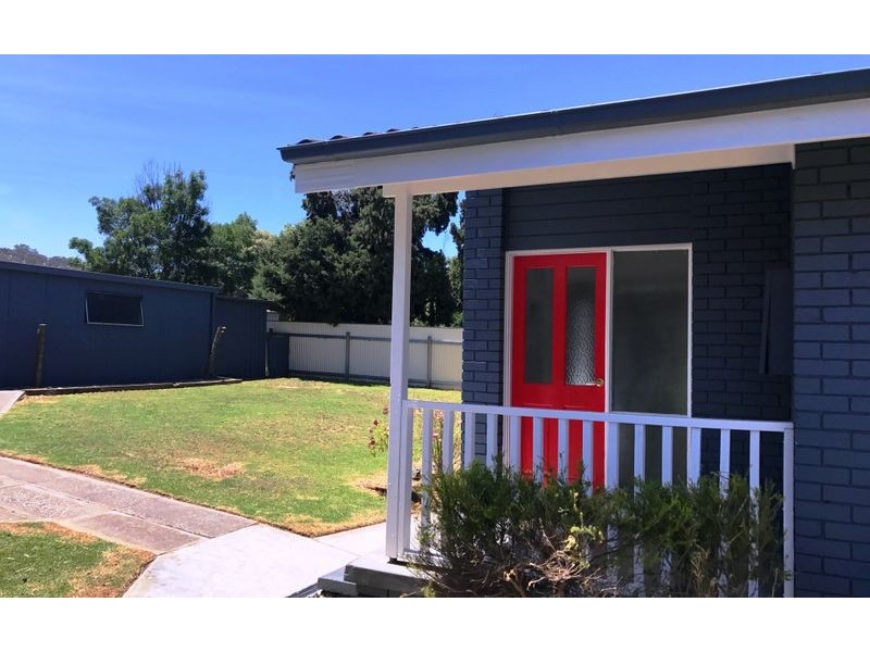10 Algona Road, Lavington NSW 2641