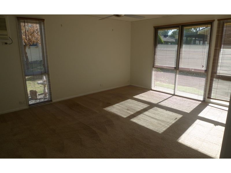 10 Algona Road, Lavington NSW 2641