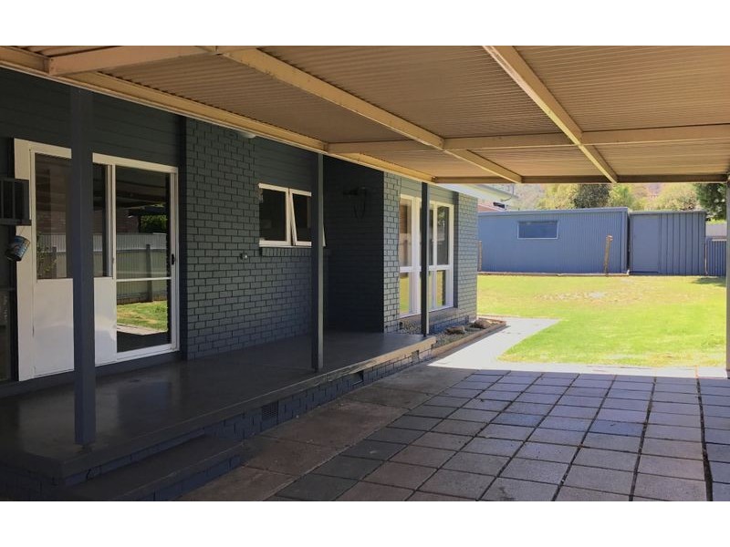 10 Algona Road, Lavington NSW 2641