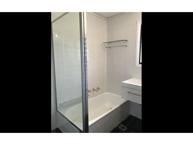 10 Algona Road, Lavington NSW 2641