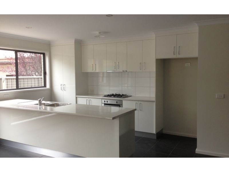 444 Kotthoff Street, Lavington NSW 2641