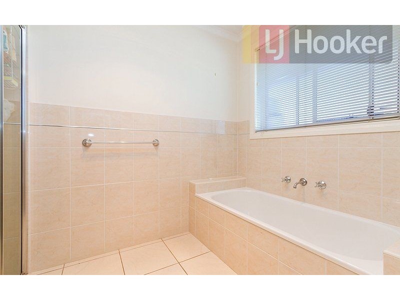 38 Cassinia Court, Thurgoona NSW 2640