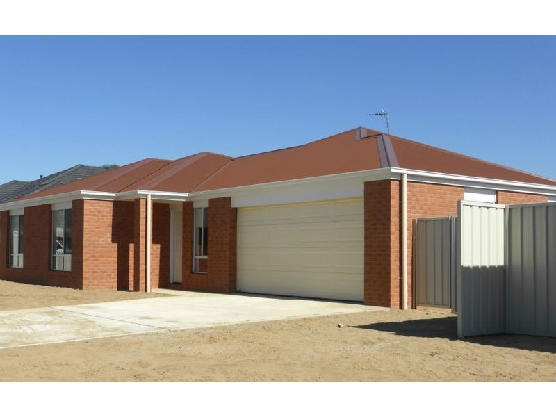 15 Cobby Court, Lavington NSW 2641