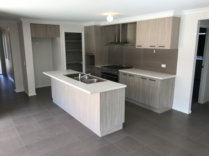 15 Pioneer Place, Thurgoona NSW 2640