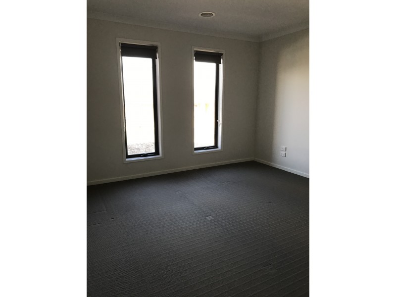 15 Pioneer Place, Thurgoona NSW 2640