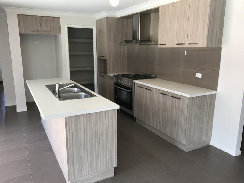 15 Pioneer Place, Thurgoona NSW 2640