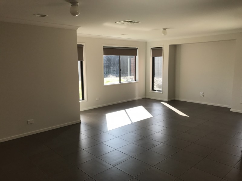 15 Pioneer Place, Thurgoona NSW 2640