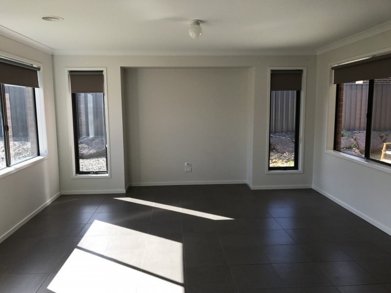 15 Pioneer Place, Thurgoona NSW 2640