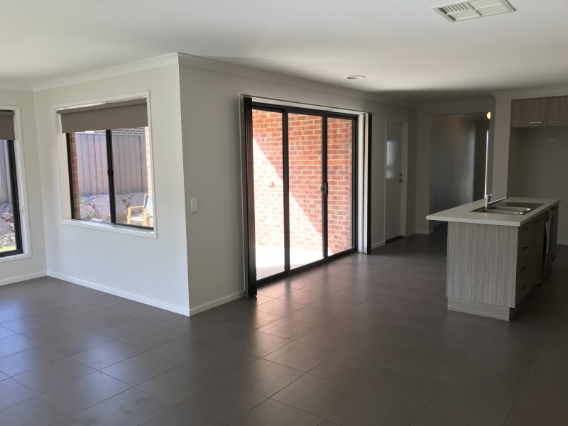 15 Pioneer Place, Thurgoona NSW 2640