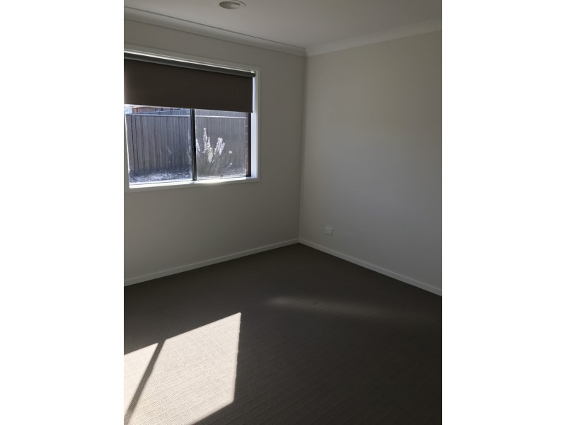 15 Pioneer Place, Thurgoona NSW 2640