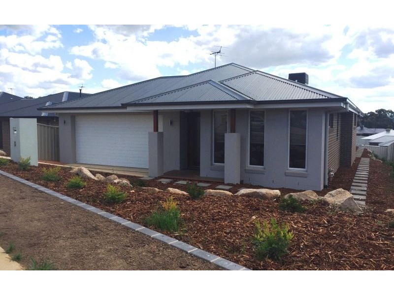 43 Felstead Circuit, Thurgoona NSW 2640