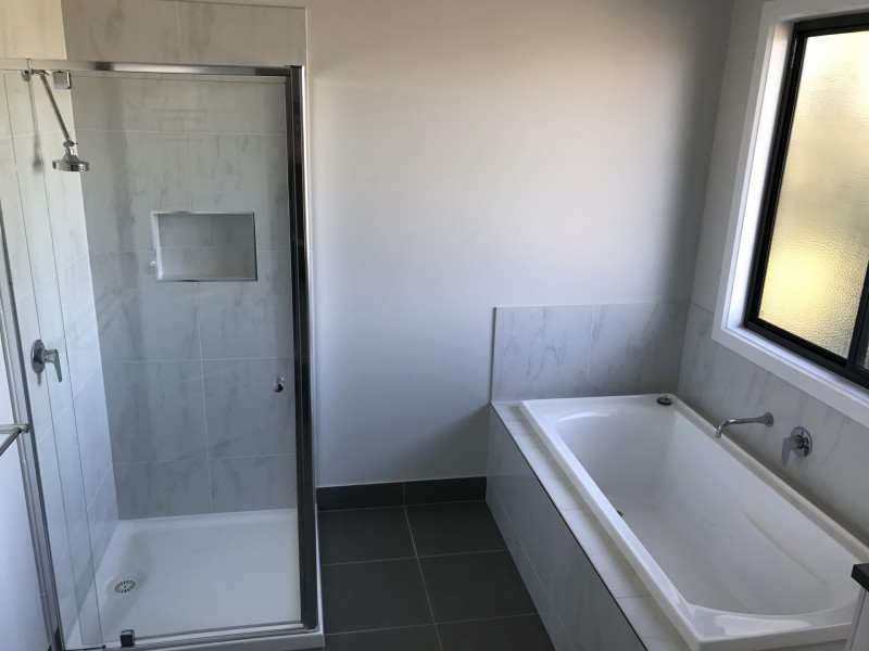 1/2 Honeysuckle Street, Thurgoona NSW 2640