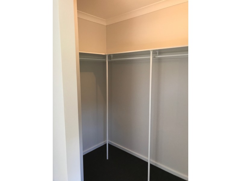 1/2 Honeysuckle Street, Thurgoona NSW 2640