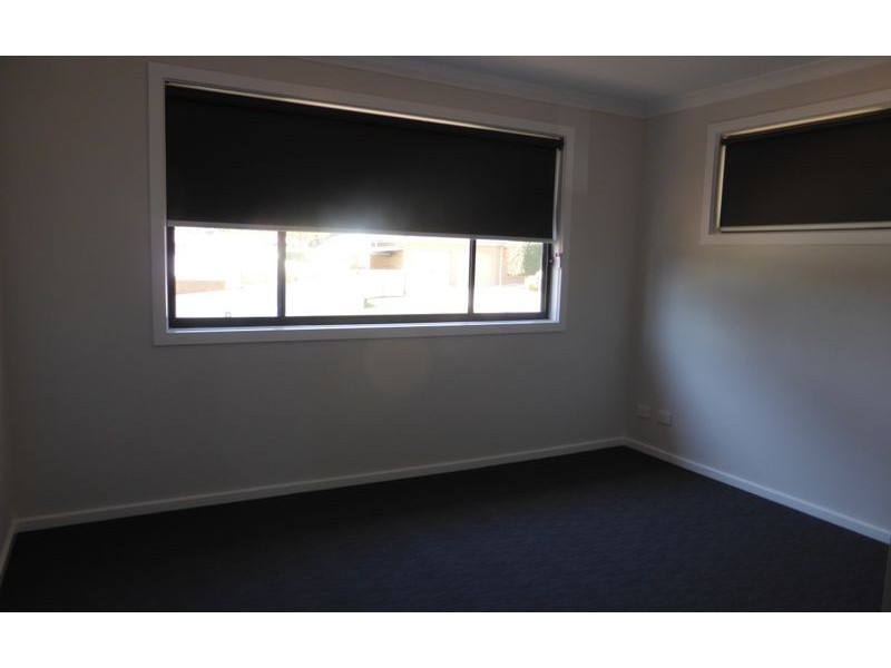 1/2 Honeysuckle Street, Thurgoona NSW 2640