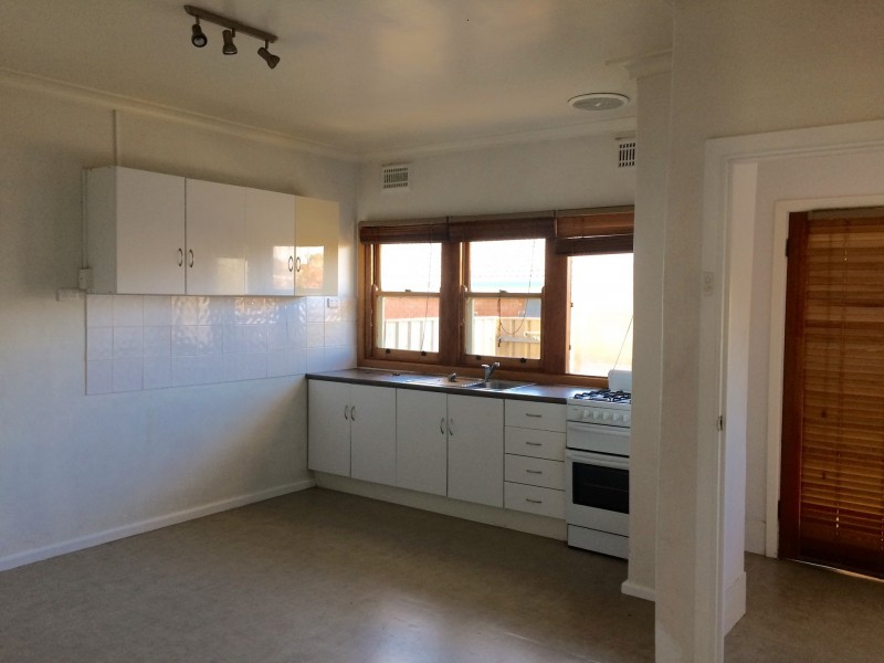 4/353 Buckingham Street, Lavington NSW 2641