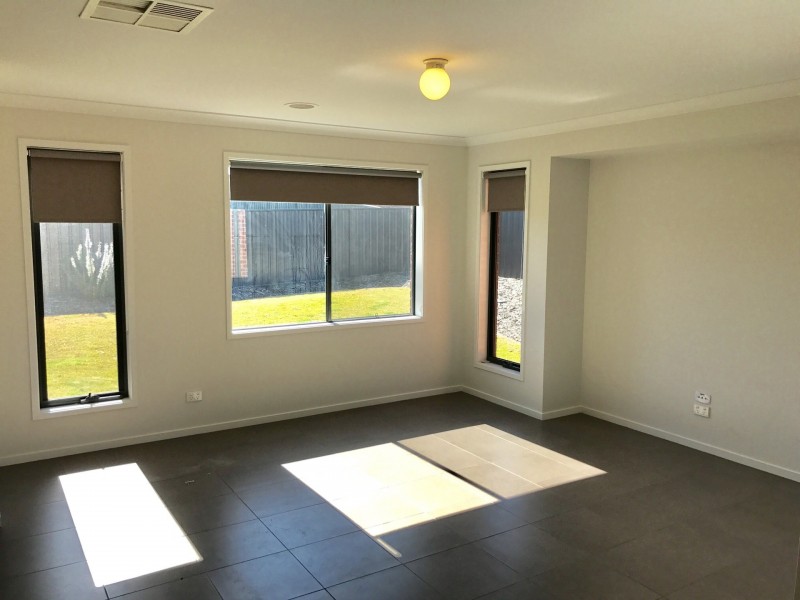 15 Pioneer Place, Thurgoona NSW 2640