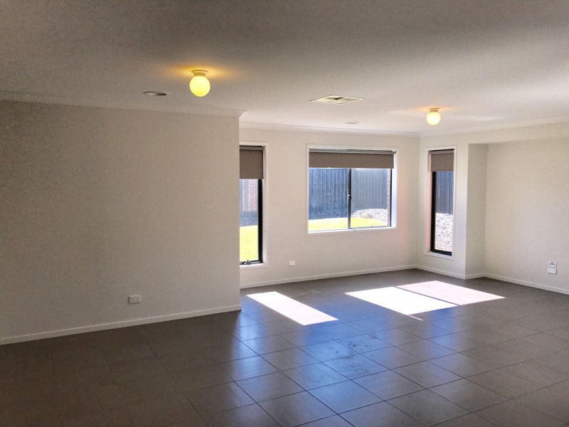 15 Pioneer Place, Thurgoona NSW 2640