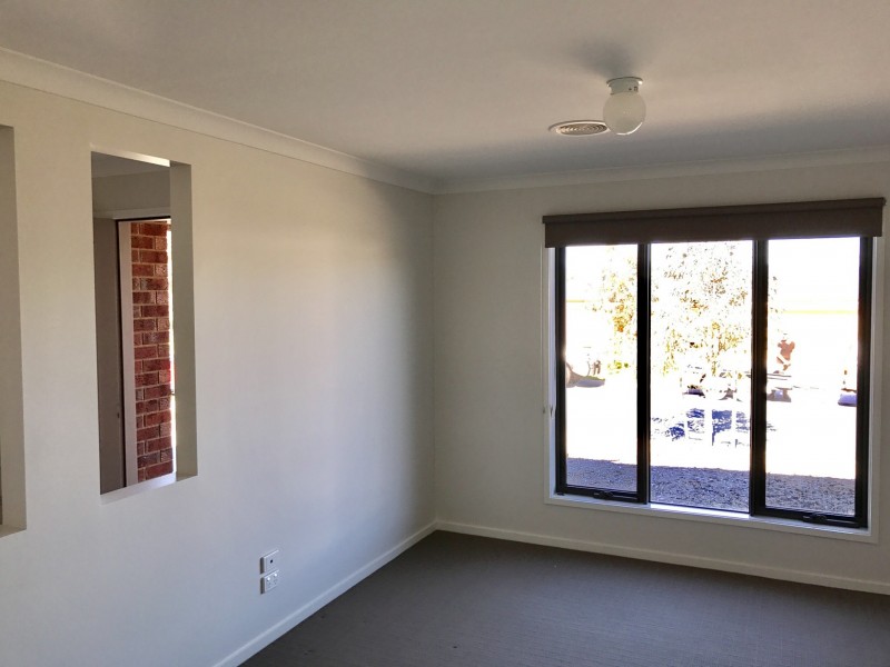 15 Pioneer Place, Thurgoona NSW 2640