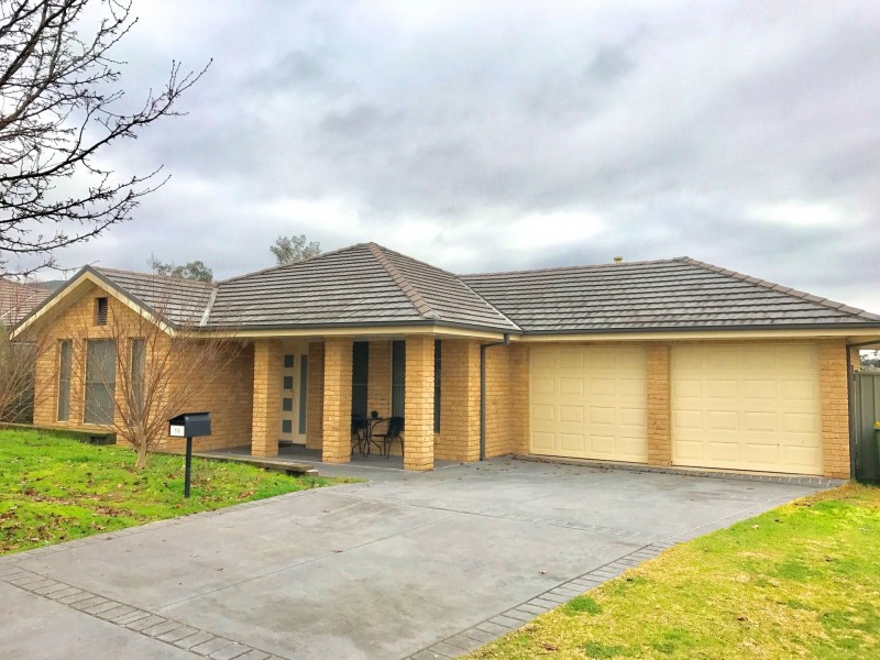 14 Warbler Street, Thurgoona NSW 2640