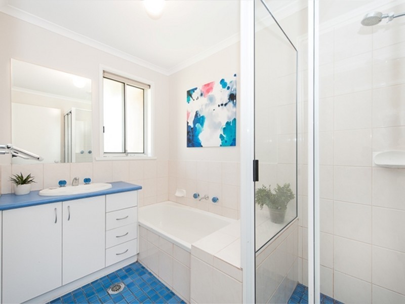 7 Ironbark Road, Thurgoona NSW 2640