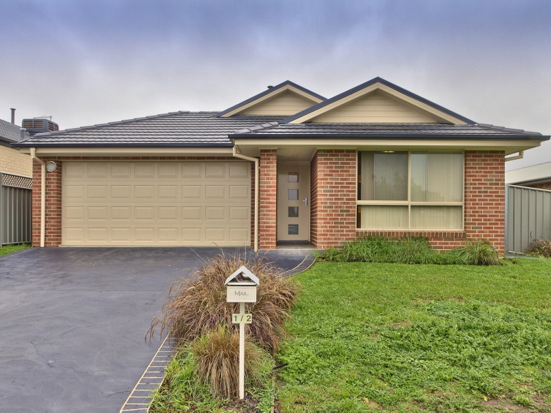 1/2 Treecreeper Street, Thurgoona NSW 2640