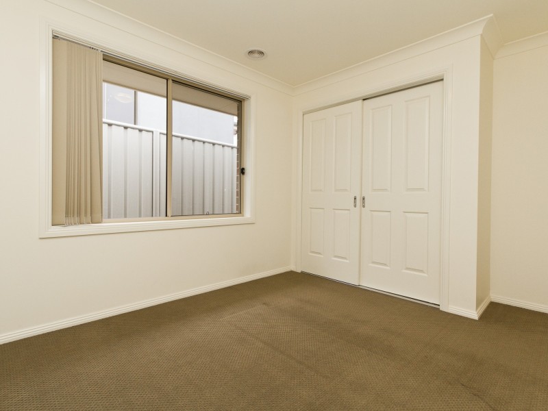 1/2 Treecreeper Street, Thurgoona NSW 2640