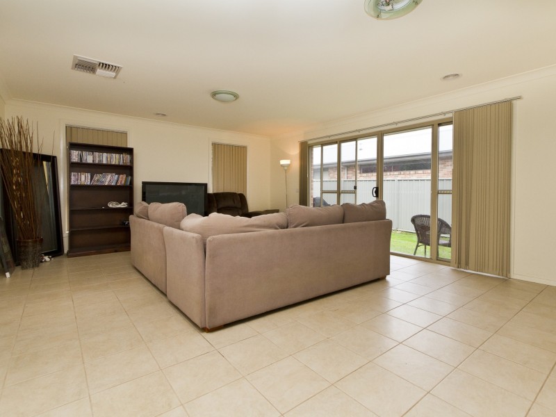 1/2 Treecreeper Street, Thurgoona NSW 2640