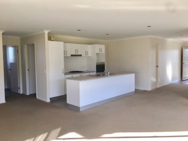 25 Gabrielle Court, Lavington NSW 2641