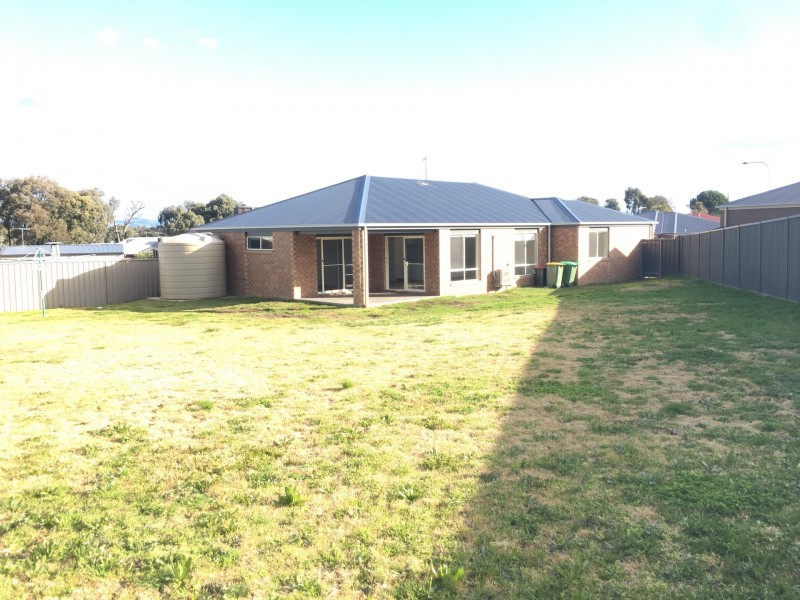 25 Gabrielle Court, Lavington NSW 2641