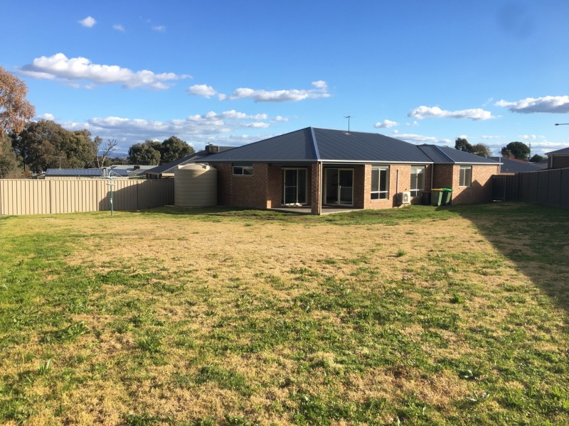 25 Gabrielle Court, Lavington NSW 2641