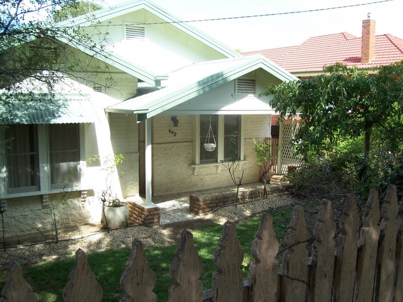 692 Jones Street, Albury NSW 2640