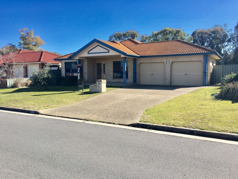 564 Daly Street, Lavington NSW 2641