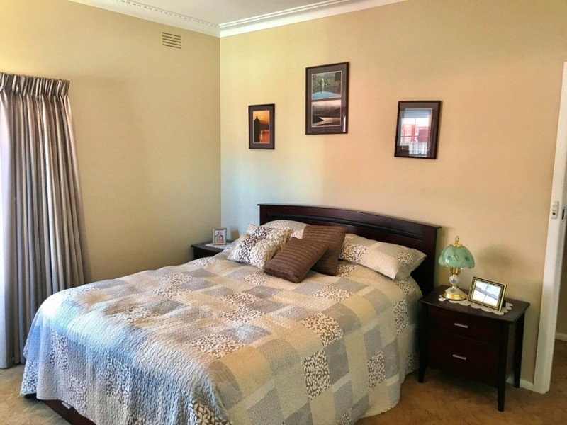 446 Parnall Street, Lavington NSW 2641