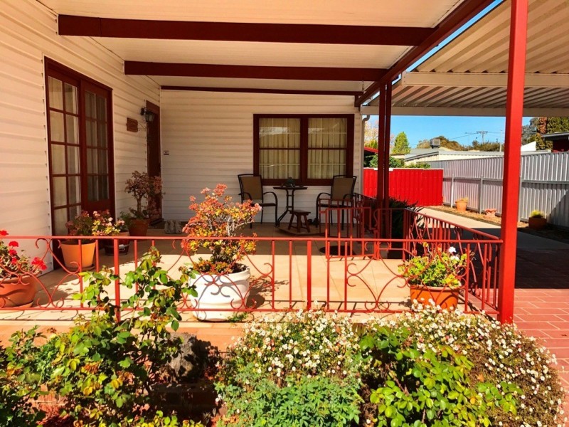 446 Parnall Street, Lavington NSW 2641